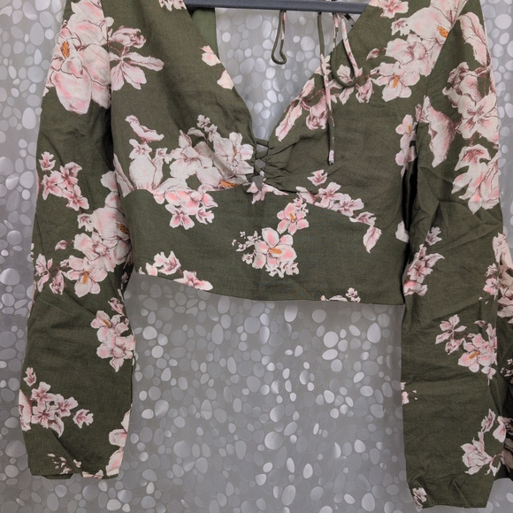 Zara Floral Olive Crop Top - Picture 3 of 5